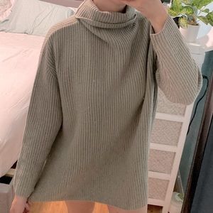 NORDSTROM 100% CASHMERE OLIVE GREEN TURTLE NECK SM